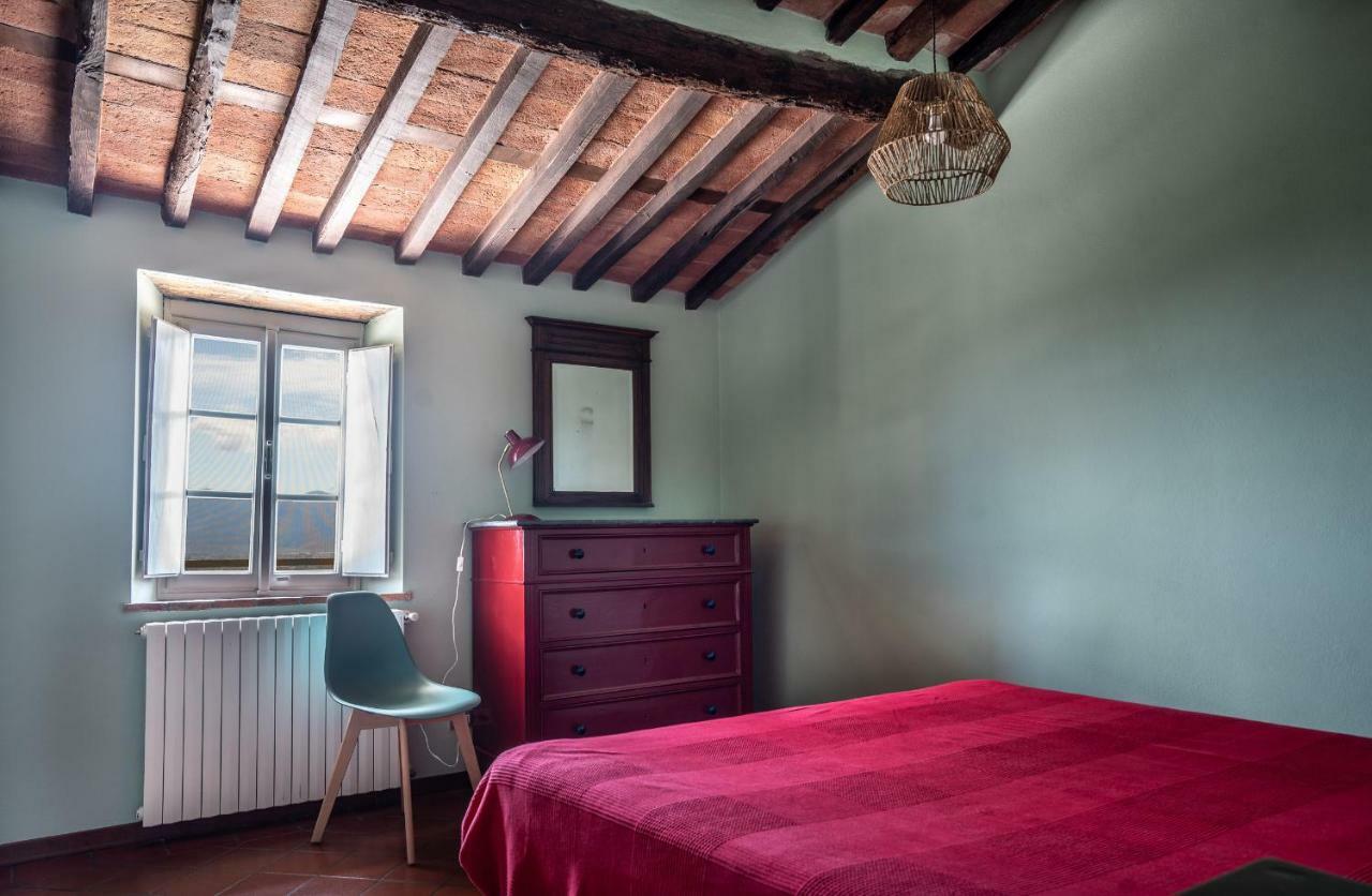 Accogliente Alloggio Con Vista E Piscina Lucca Bagian luar foto
